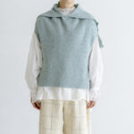 場所を感じる：セーラーフードニットベスト fog blue