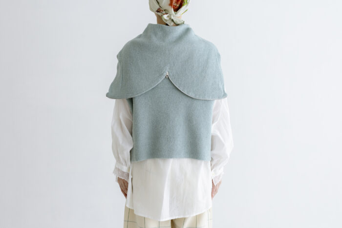 場所を感じる：セーラーフードニットベスト fog blue 3