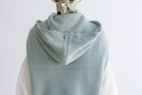 場所を感じる：セーラーフードニットベスト fog blue 4