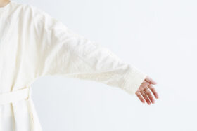 静謐：ダーツドレス off white 4