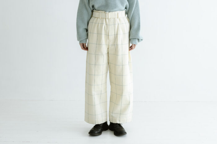 書かれたメッセージ：グラフチェックパンツ 1