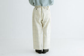 書かれたメッセージ：グラフチェックパンツ 3