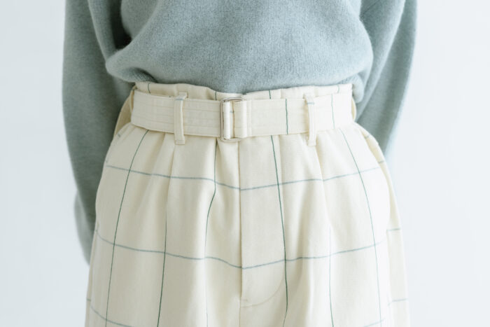 書かれたメッセージ：グラフチェックパンツ 4