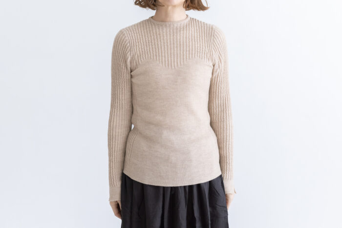 存在すること ニットプルオーバー beige 1