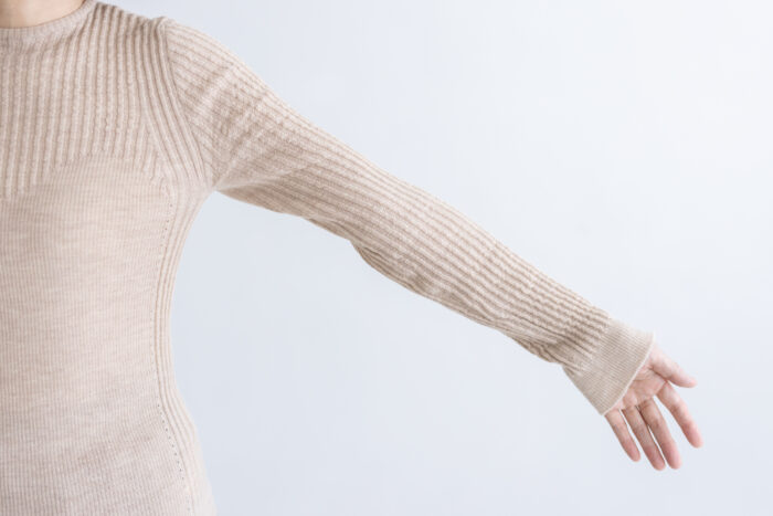 存在すること ニットプルオーバー beige 4