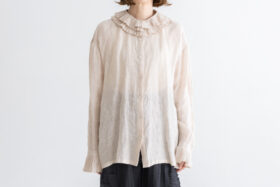 BN2642 Tuck Collar blouse ecru 1