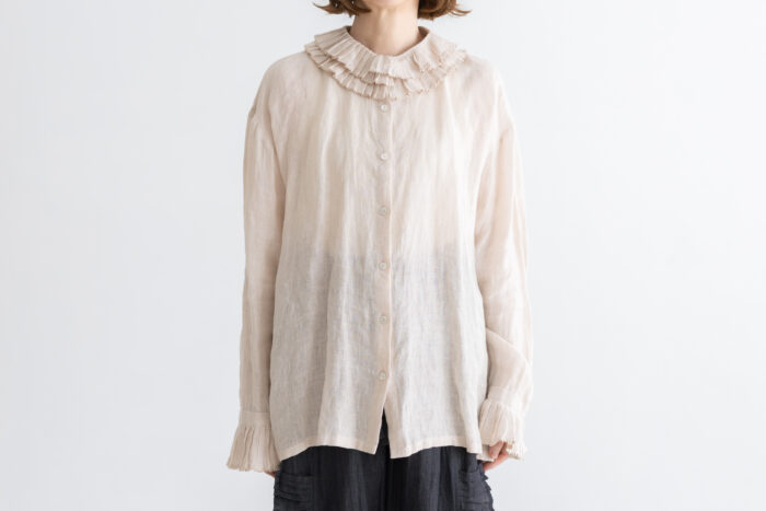 BN2642 Tuck Collar blouse ecru 1