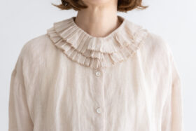 BN2642 Tuck Collar blouse ecru 4