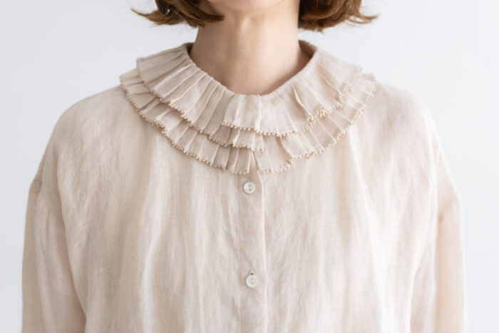 BN2642 Tuck Collar blouse ecru 4