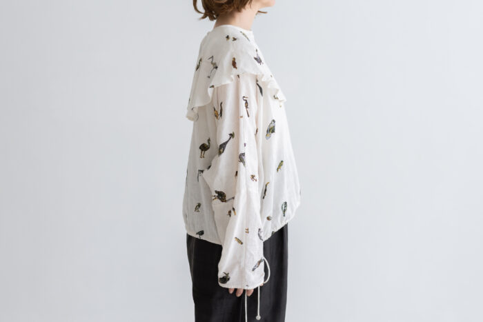 BN2638 Big Collor Wide Blouse off white 2 BN2638 Big Collor Wide Blouse off white 2