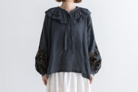 BN2633 Birds blouse charcoal 1 BN2633 Birds blouse charcoal 1