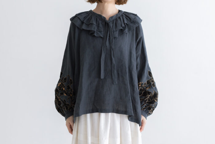 BN2633 Birds blouse charcoal 1 BN2633 Birds blouse charcoal 1