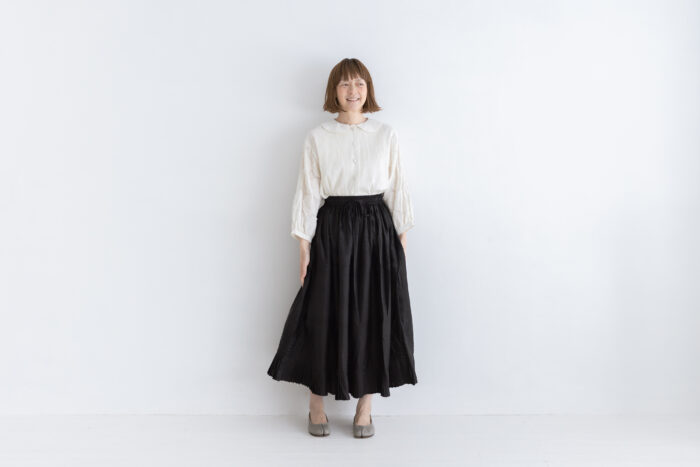 BN2624 Flower Tuck Blouse off white 6 BN2624 Flower Tuck Blouse off white 6