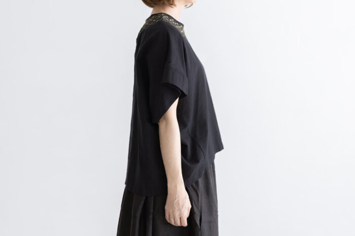 BN2545 Embroidery Woven-T black 2 BN2545 Embroidery Woven-T black 2