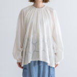 BN2623 Flower Ribbon Blouse off white