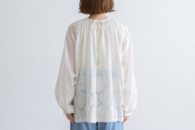 BN2623 Flower Ribbon Blouse off white 3 BN2623 Flower Ribbon Blouse off white 3