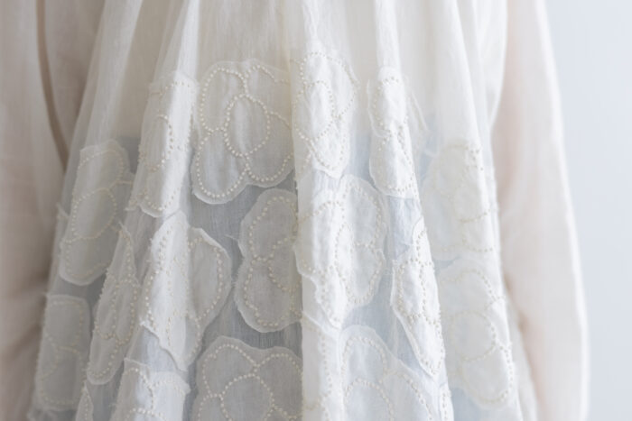 BN2623 Flower Ribbon Blouse off white 5 BN2623 Flower Ribbon Blouse off white 5