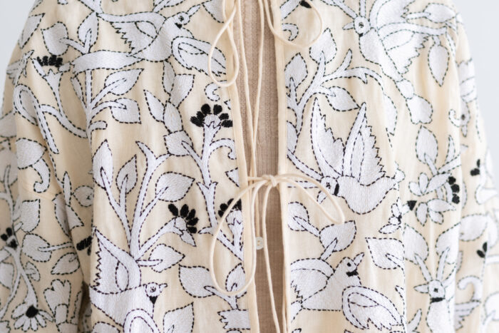 BN2631 Bird Embroidery Blouson ecru 4 BN2631 Bird Embroidery Blouson ecru 4