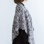 WILD BERRY GAUZE SHAWL  white