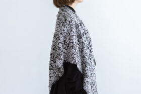 WILD BERRY GAUZE SHAWL  white 2