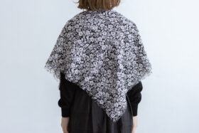 WILD BERRY GAUZE SHAWL  white 3