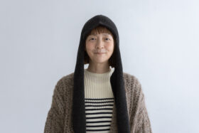 おぼろ雲：ニットフードマフラー dark charcoal 1