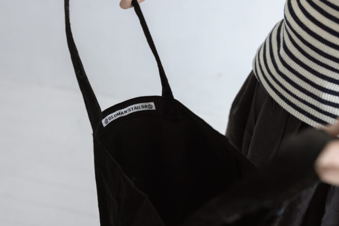 OMT PRINT CORDUROY TOTE BAG black 3