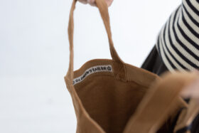 OMT PRINT CORDUROY MINI TOTE BAG brown 3