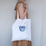 No.8266  B.W. MILK TEA TOTE BAG white 8-10月