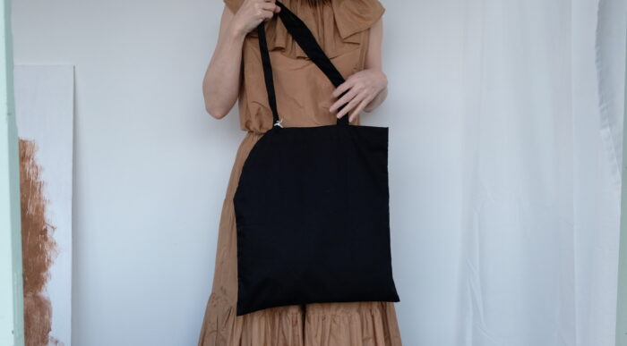 No.8266  B.W. MILK TEA TOTE BAG black 8-10月 4