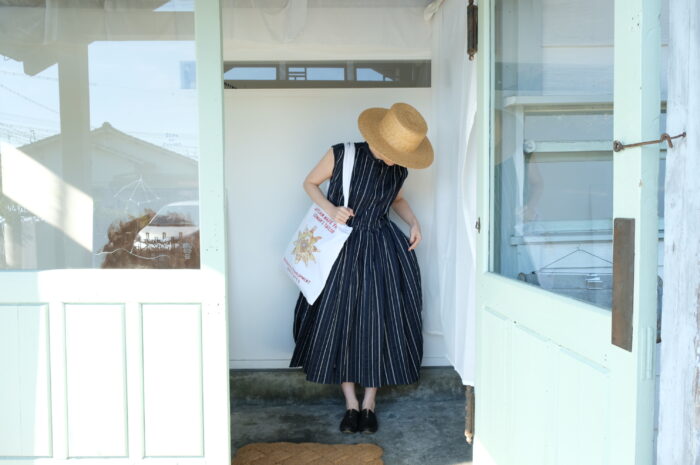 No.8216  D.S. NO SLEEVE FRONT OPEN DRESS  8-10月 6