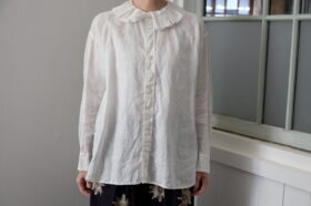 No.8218  L.G.D. RUFFLE COLLAR BLOUSE  8-10月 1