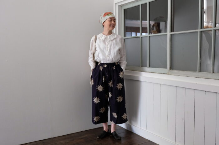 No.8218  L.G.D. RUFFLE COLLAR BLOUSE  8-10月 5