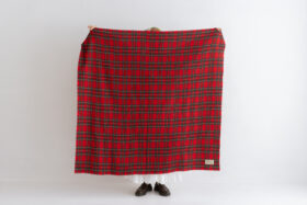 WOOL TARTAN CHECK BLANKET Royal Stewart 4 WOOL TARTAN CHECK BLANKET Royal Stewart 4