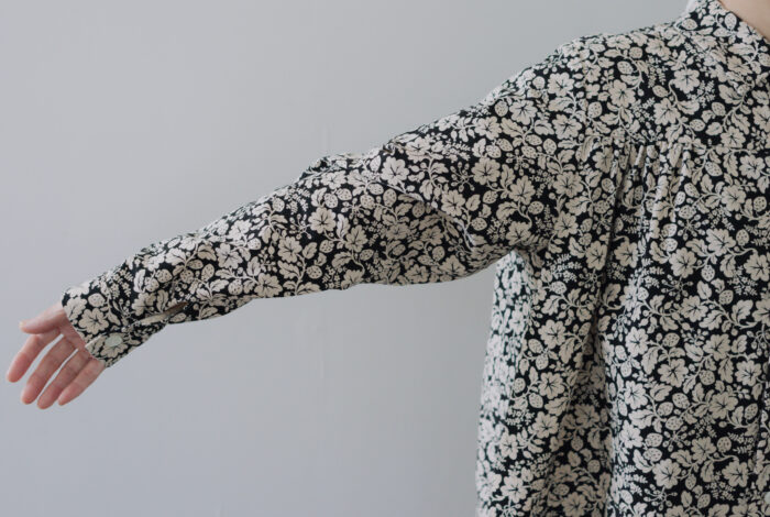 WILD BERRY YOKE GATHER COAT 4