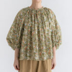 WILD BERRY FIELD LAWN GATHER SMOCK