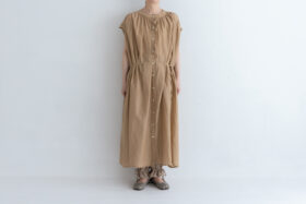 予約 G1183 TINY FRILL NO SLEEVE GATHER DRESS light beige 6月初〜6月中 1