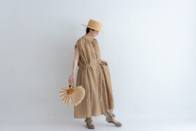 予約 G1183 TINY FRILL NO SLEEVE GATHER DRESS light beige 6月初〜6月中 6
