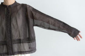 予約 RS1 Airy Pintuck Lace Blouse charcoal 9月中〜9月末 4 予約 RS1 Airy Pintuck Lace Blouse charcoal 9月中〜9月末 4