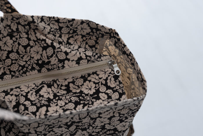 WILD BERRY TOTE BAG 3