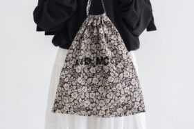 WILD BERRY DRAWSTRING BAG (L) 2