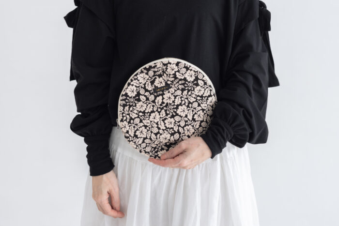 WILD BERRY CIRCLE POUCH (L) 1