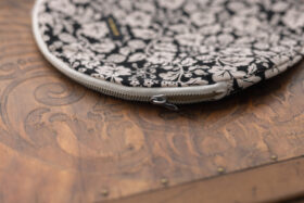WILD BERRY CIRCLE POUCH (L) 3