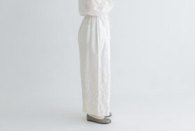 BN2654 Flower Tuck Pants B.white 2