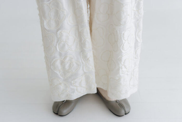 BN2654 Flower Tuck Pants B.white 5