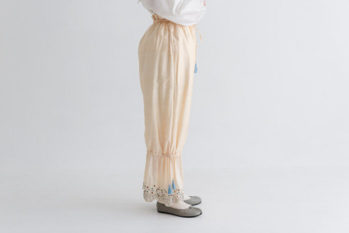 BN2664 Frill Pants ecru 2