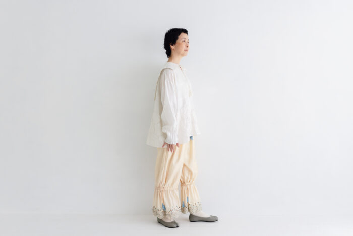 BN2664 Frill Pants ecru 6