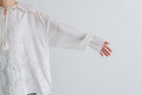 BN2653 Flower Blouse B.white 4