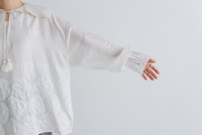 BN2653 Flower Blouse B.white 4