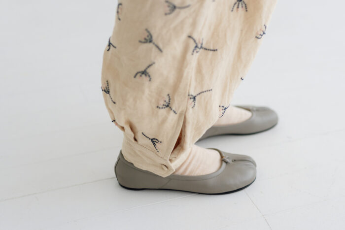 BN2683 Embroidery Parachute Pants ecru 4